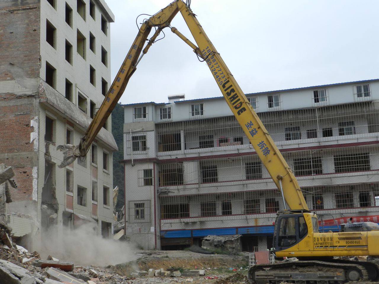 挖掘機(jī)拆樓臂、拆樓臂、加長(zhǎng)臂、挖掘機(jī)拆樓臂廠家