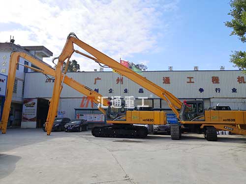 挖掘機(jī)加長臂工廠.jpg 挖掘機(jī)加長臂工廠.jpg