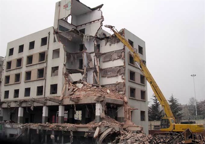 挖掘機拆樓臂 挖掘機拆樓臂