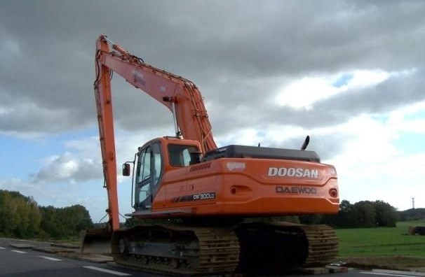 挖掘機(jī)加長臂.jpg 挖掘機(jī)加長臂.jpg