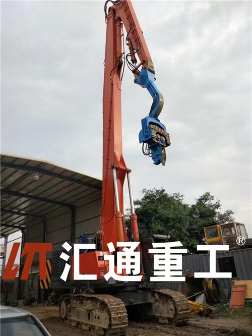 挖掘機(jī)打樁臂.jpg 挖掘機(jī)打樁臂.jpg